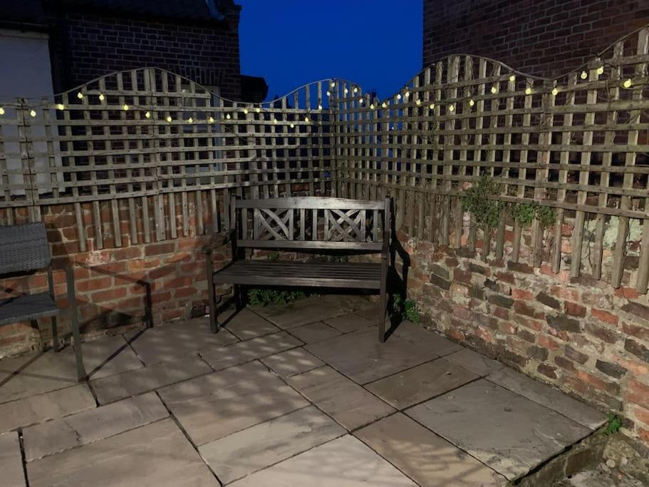 Award Winning Pet Friendly Paddock Cottage ウィットビー エクステリア 写真
