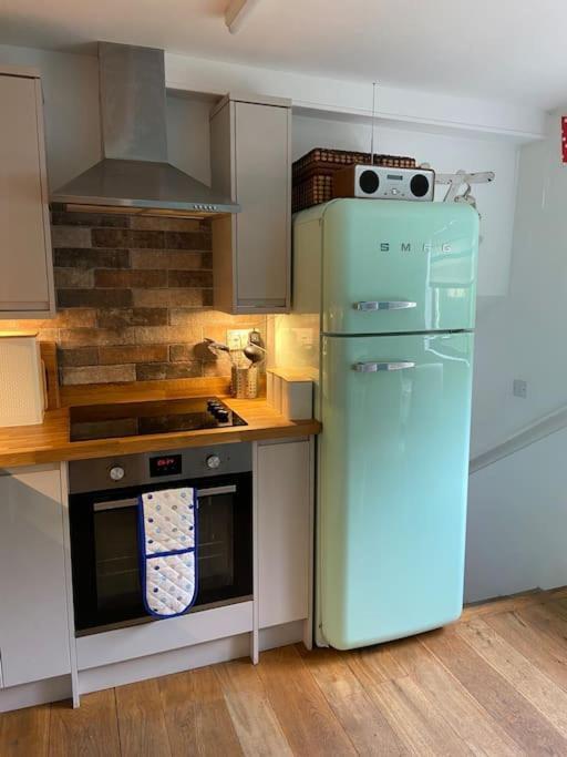Award Winning Pet Friendly Paddock Cottage ウィットビー エクステリア 写真