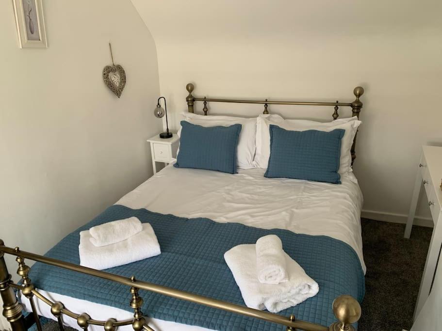 Award Winning Pet Friendly Paddock Cottage ウィットビー エクステリア 写真